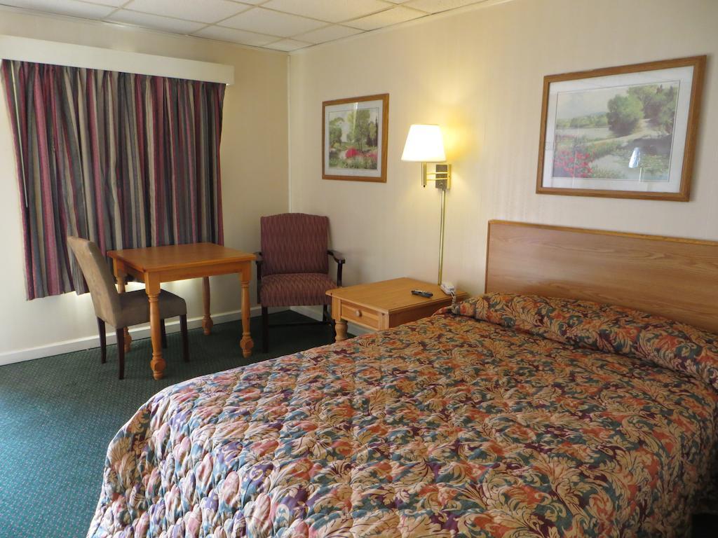 Pine Crest Motor Lodge Holly Springs Zimmer foto